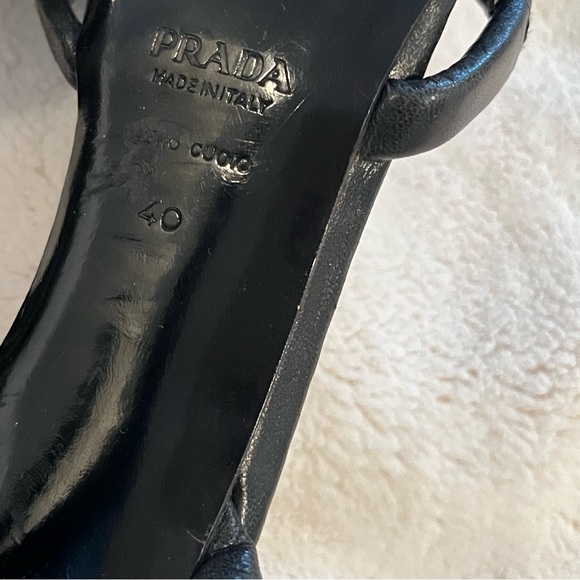 Vintage Prada leather heels - Picture 3 of 5